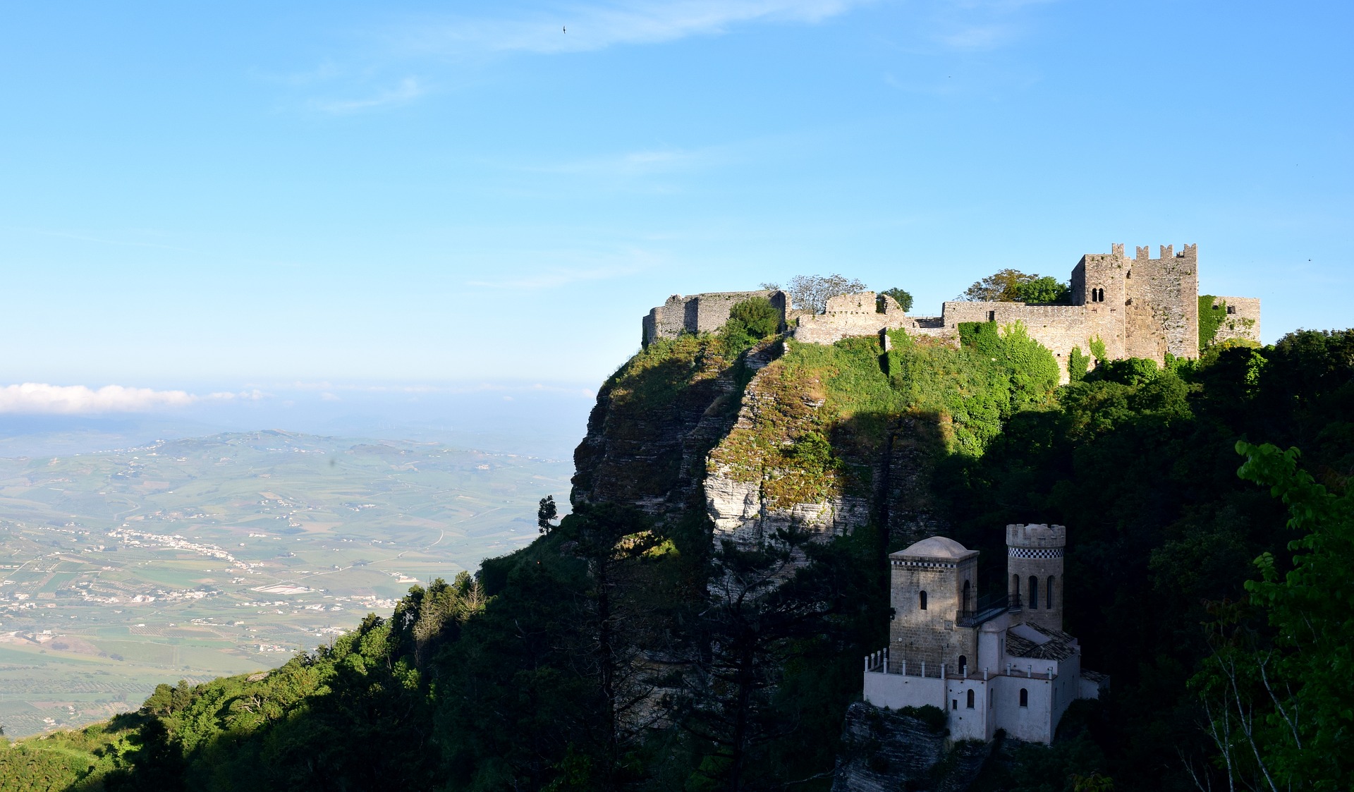 Castello di Venere, chiusura per lavori. Riapre la Torretta Pepoli