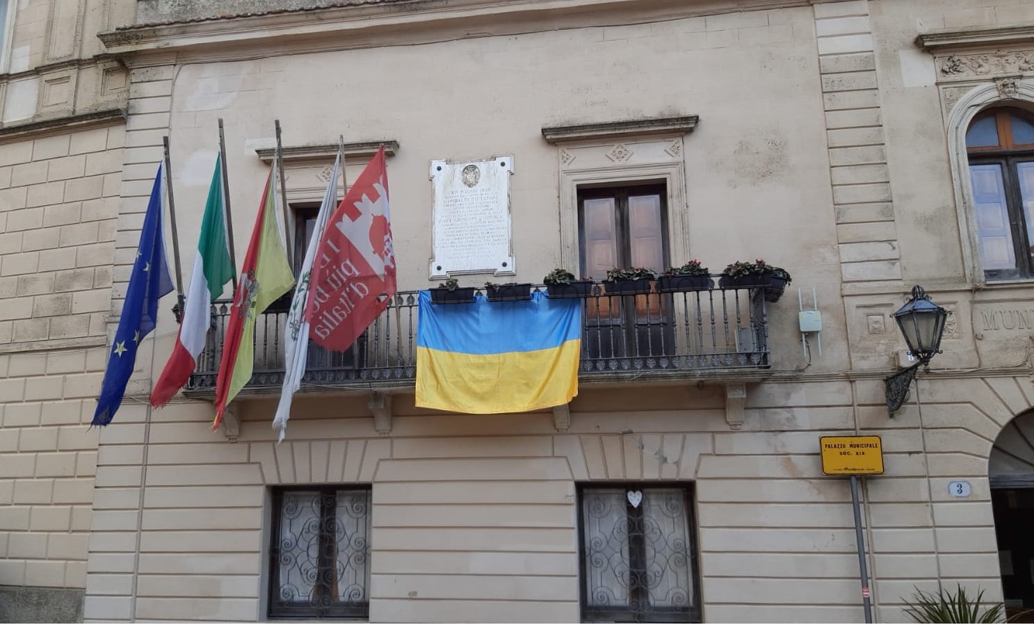 Sabato e domenica Torretta Pepoli illuminata coi colori dell’Ucraina