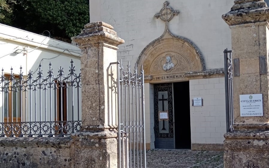 Avviso pubblico esumazioni ordinarie in campo comune presso il cimitero di Erice 2024