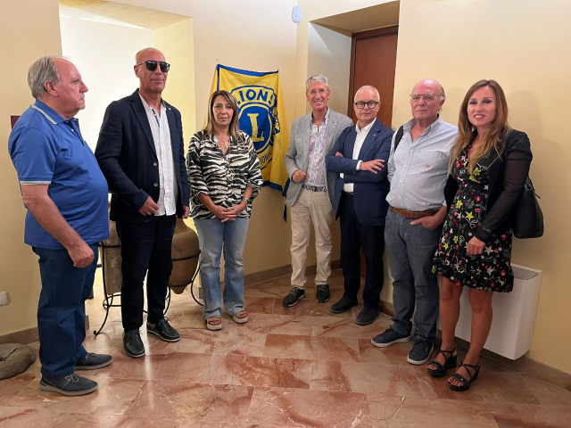 Il Lions Trapani dona targa in braille per il Museo Cordici