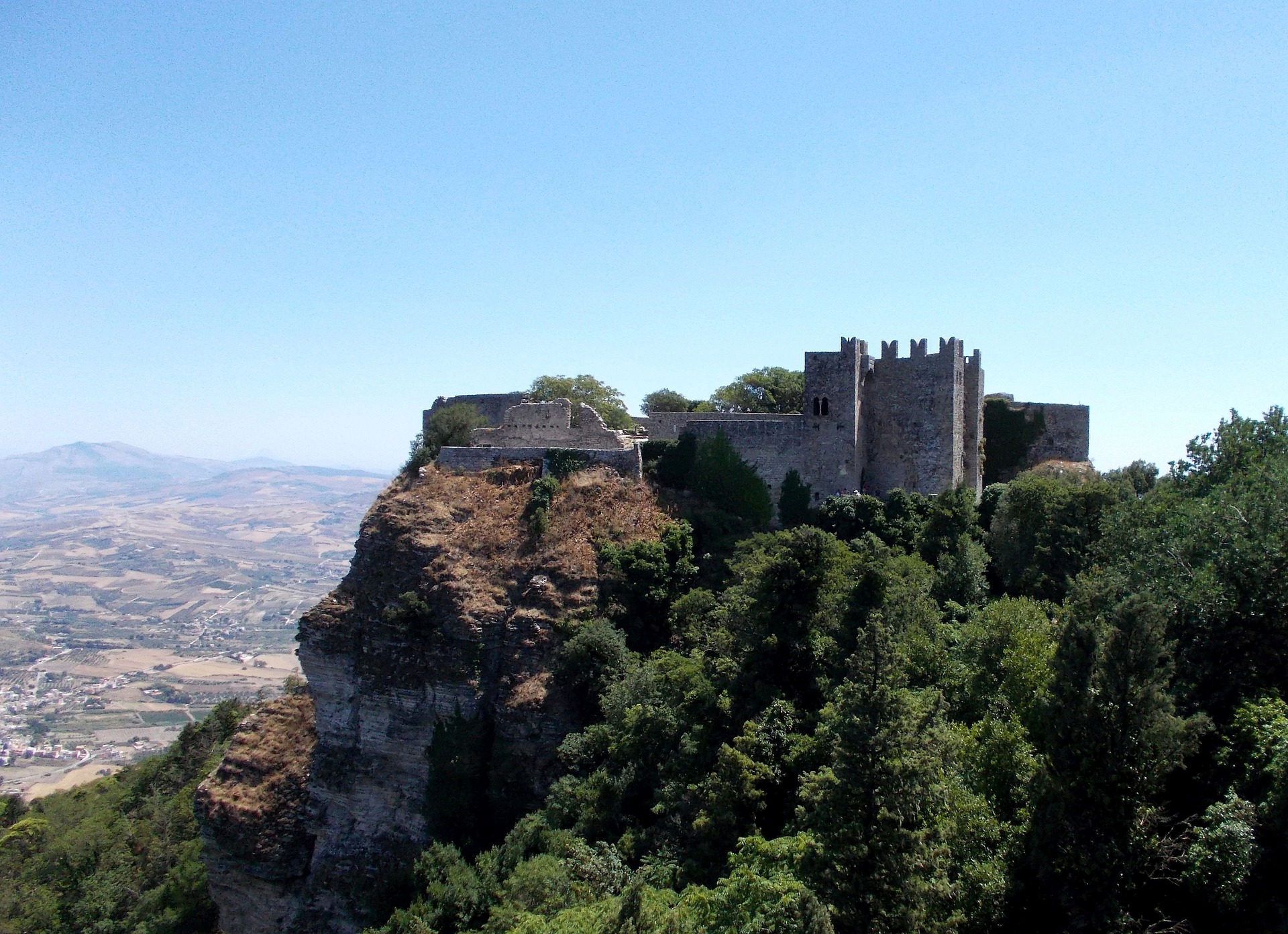 Erice, le misure per la ripartenza del turismo