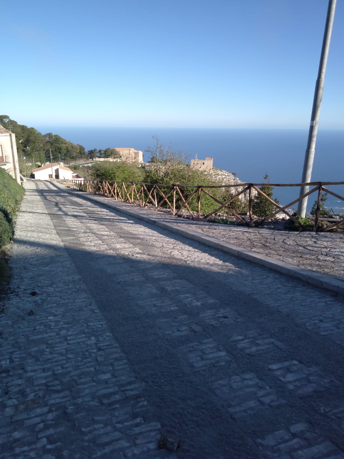 Precisazioni su installazione del percorso per ipovedenti in Piazza Carmine di Erice