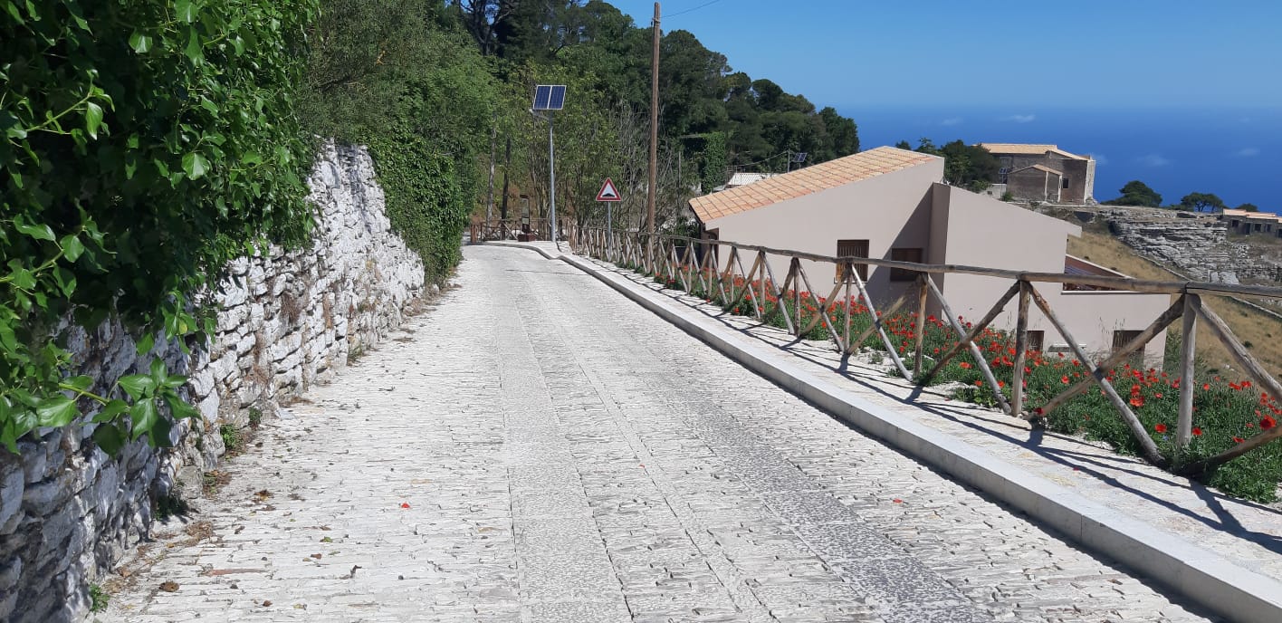 Percorso per ipovedenti di piazza Carmine, incontro con la Soprintendenza. Sindaca Toscano e assessore Mauro. "Variante al progetto e percorso con tecnologie moderne e avanzate"