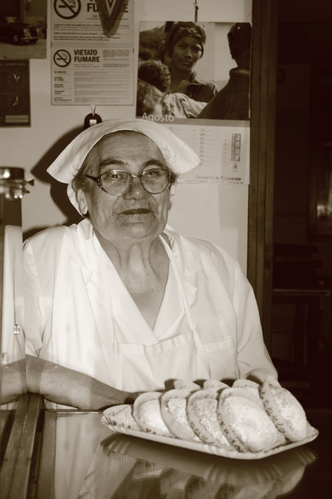 Addio alla signorina Anna della Pasticceria San Carlo. «Se ne va un'icona dell'identità culturale ericina»