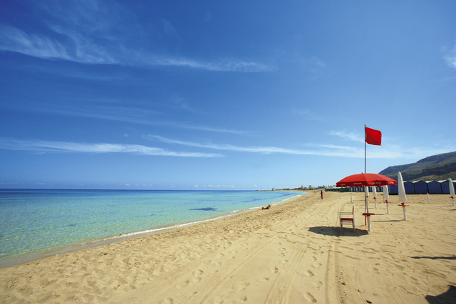 Ordinanza presidente Musumeci: fino al 15 maggio sospese attività degli esercizi balneari, fruizione delle spiagge libere e balneazione dell'isola