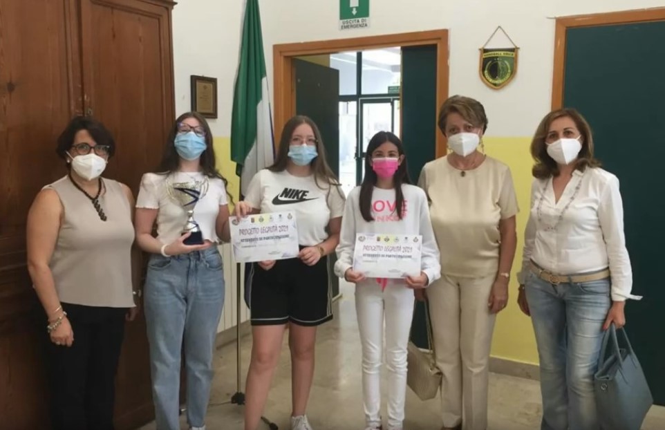 Concluso il progetto "Legalità 2021" con le premiazioni degli alunni