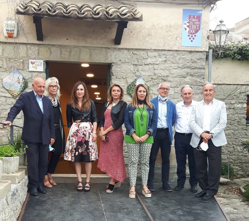 Torna in funzione l’enoteca comunale di Erice affidata all’associazione Strada del vino Erice DOC
